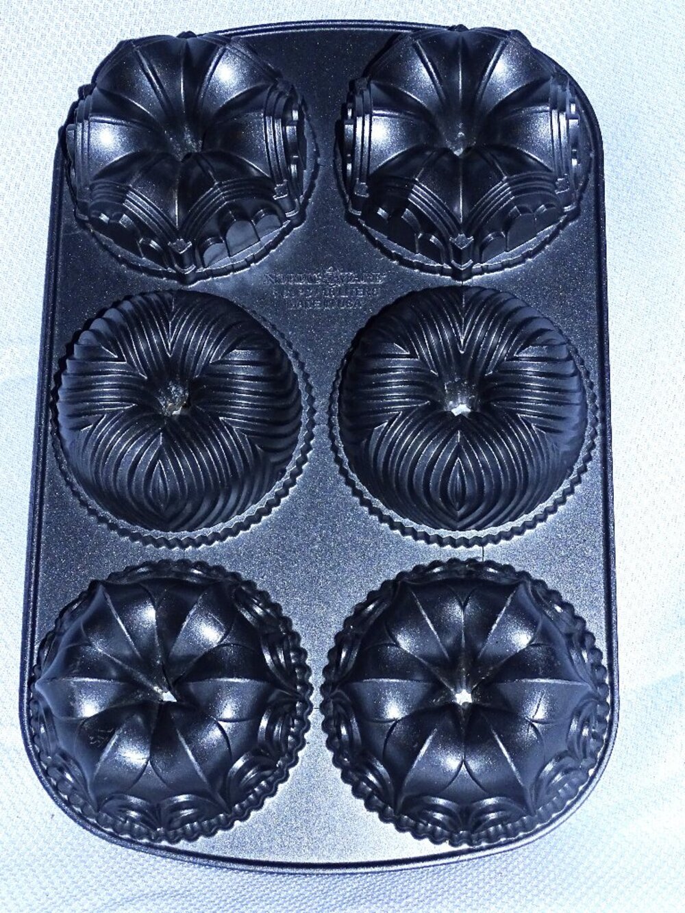 Nordic Ware Mini Bundt Cakes 6 Cups